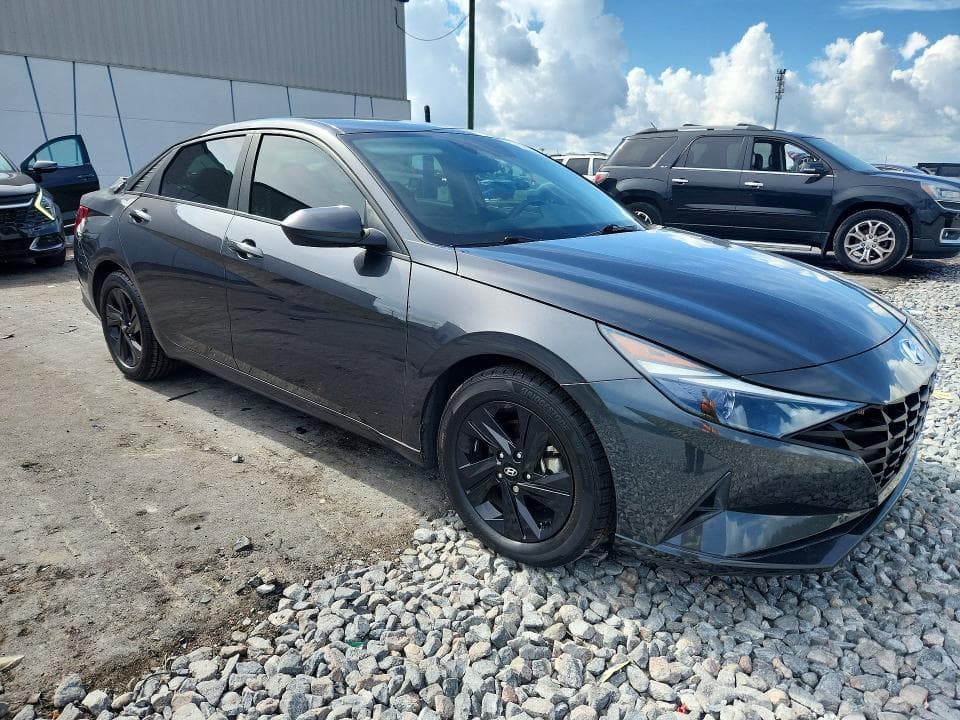 2021 HYUNDAI ELANTRA SEL 4