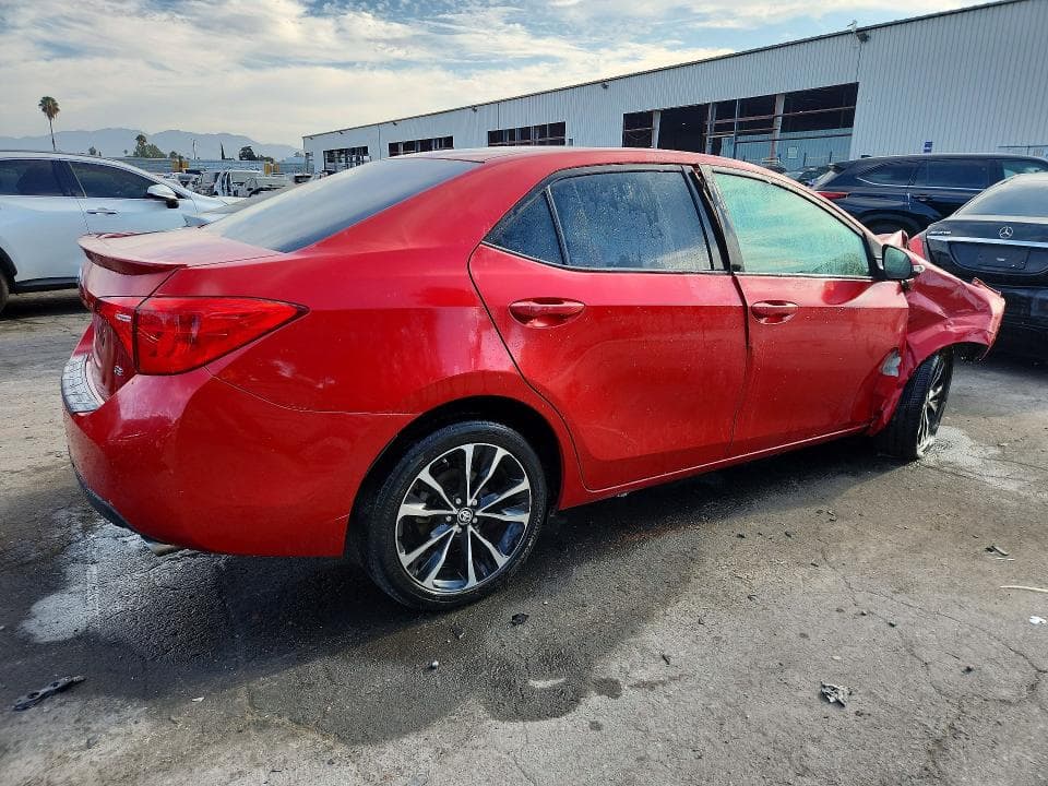 2018 TOYOTA COROLLA SE 3