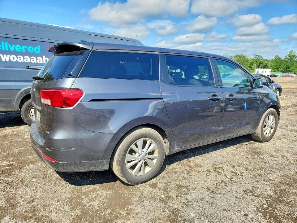 2017 KIA SEDONA LX 3