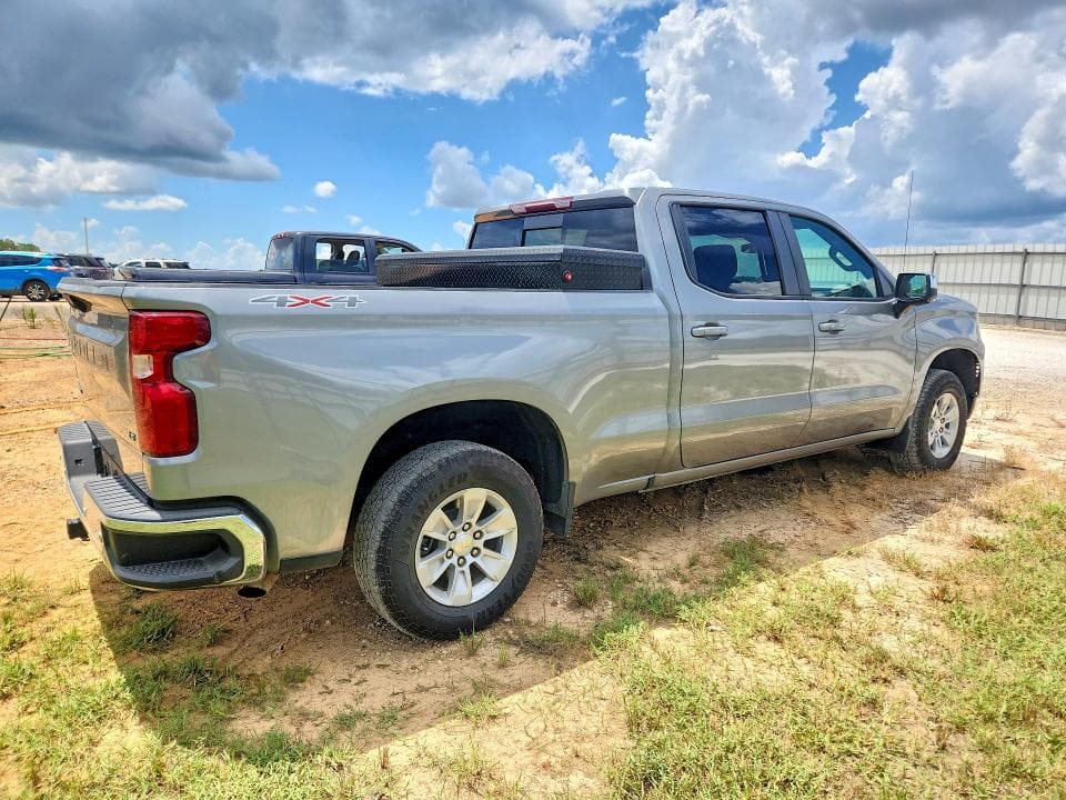 2023 CHEVROLET SILVERADO K1500 LT 3