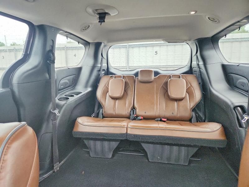 2018 CHRYSLER PACIFICA LIMITED 10