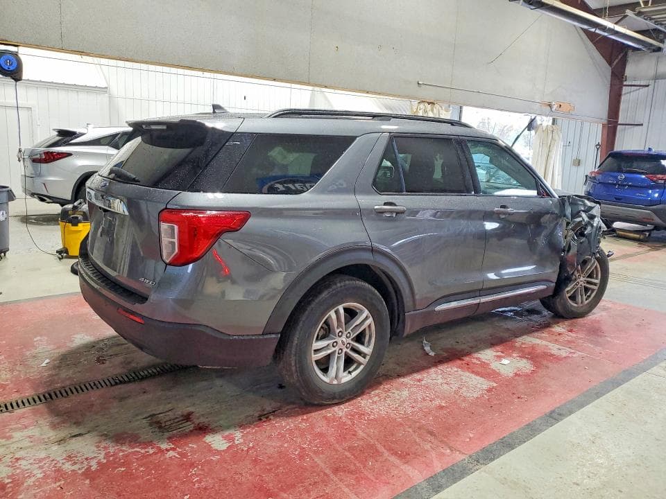2022 FORD EXPLORER XLT 3