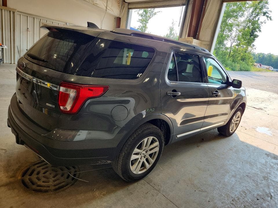 2018 FORD EXPLORER XLT 3