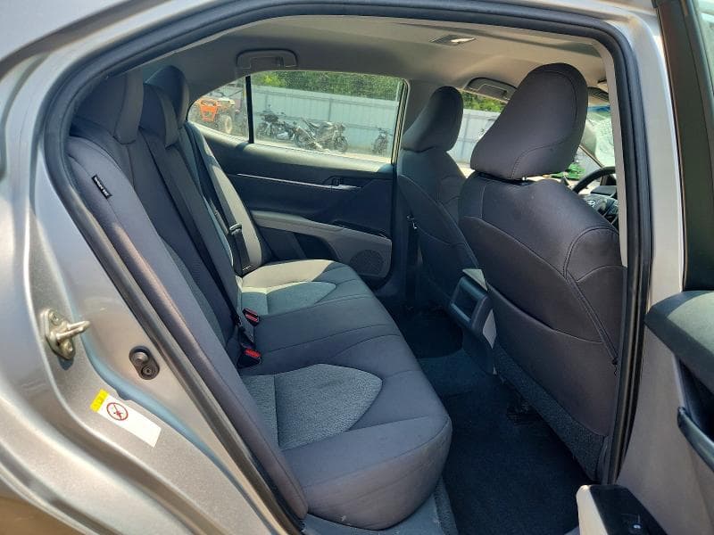 2018 TOYOTA CAMRY LE 10