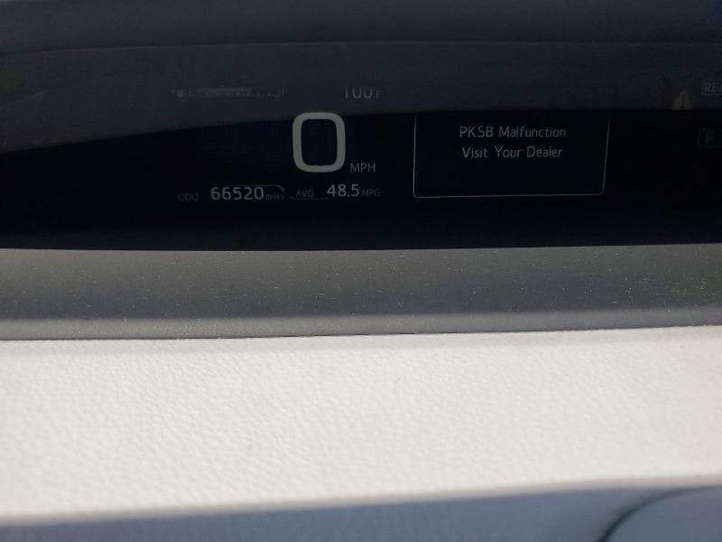 2019 TOYOTA PRIUS XLE 9