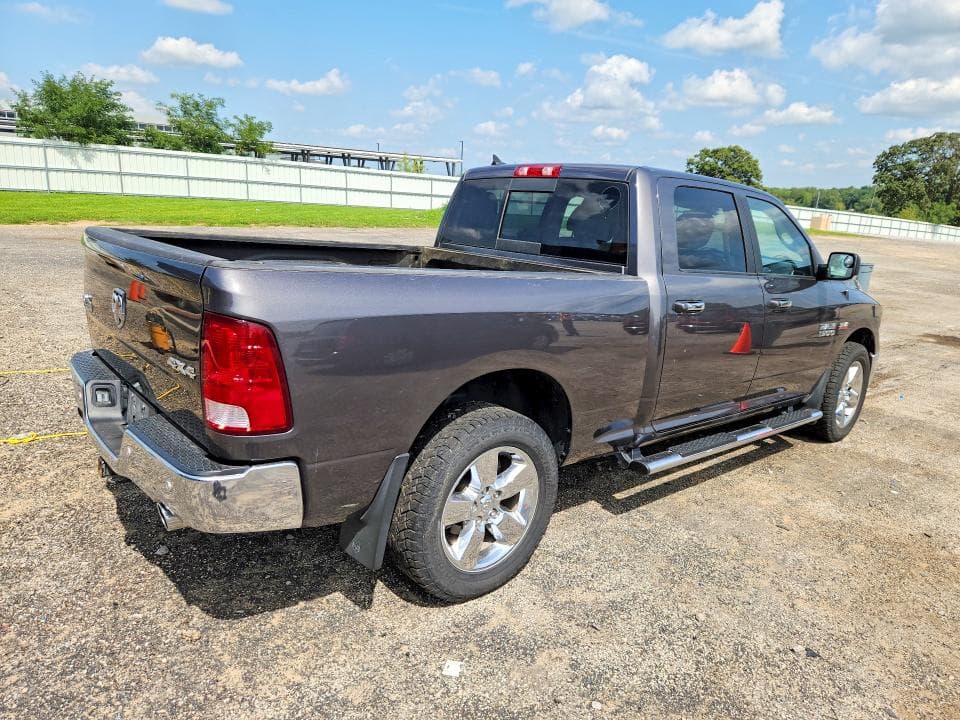 2018 RAM 1500 SLT 3