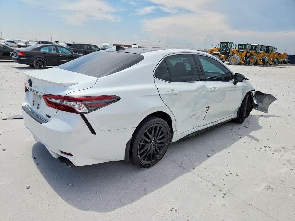 2023 TOYOTA CAMRY XSE 3