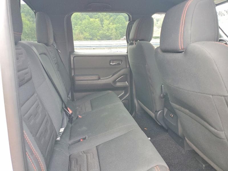2024 NISSAN FRONTIER PRO-4X 10