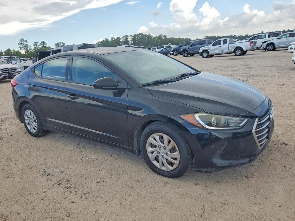 2017 HYUNDAI ELANTRA SE 4