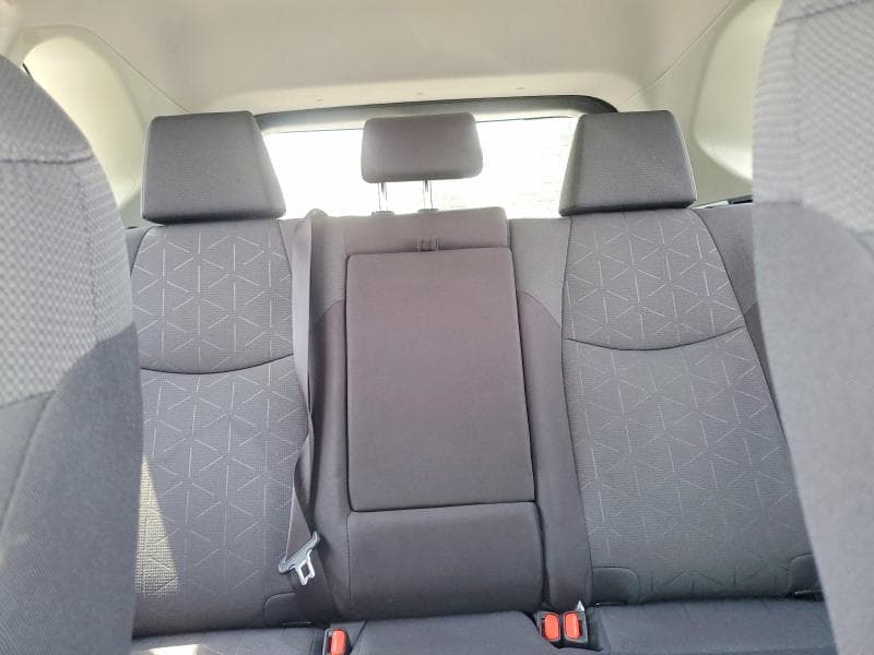 2019 TOYOTA RAV4 XLE 10