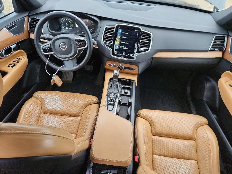 2018 VOLVO XC90 T6 8