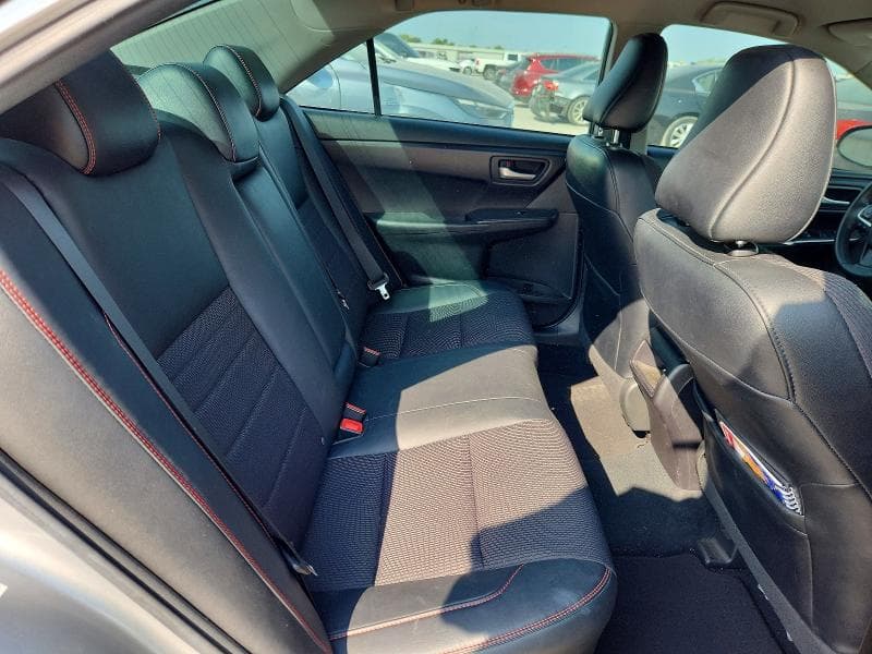 2017 TOYOTA CAMRY SE 10
