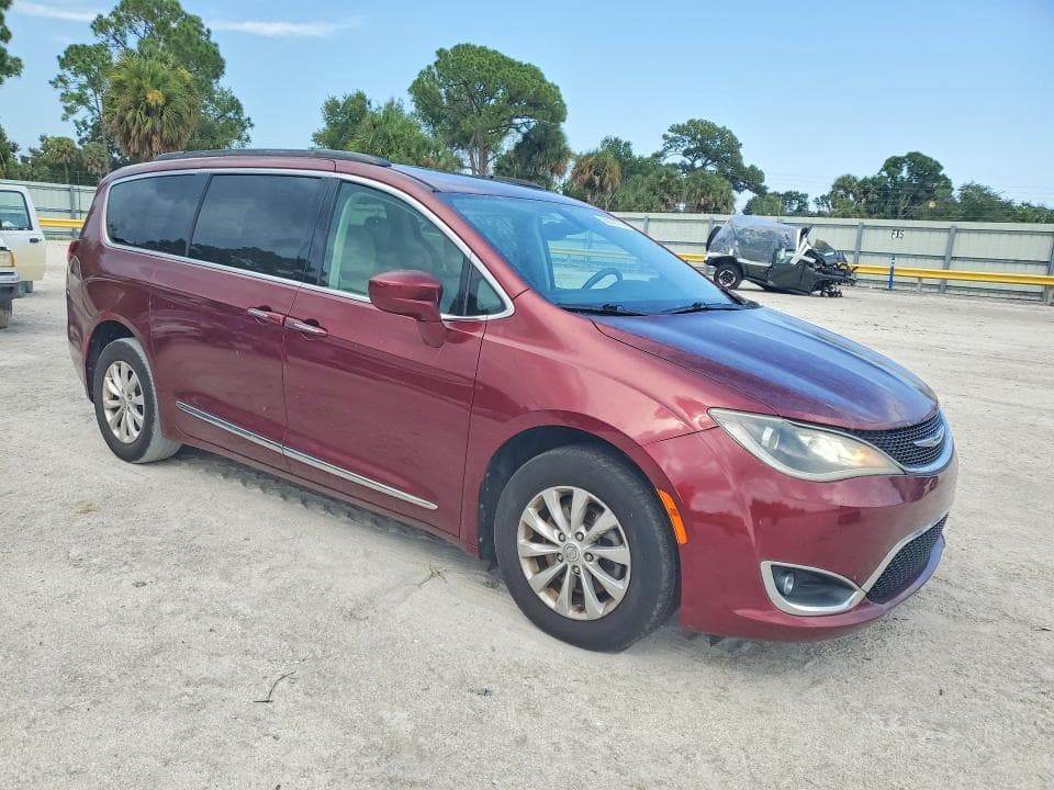 2017 CHRYSLER PACIFICA TOURING L 4