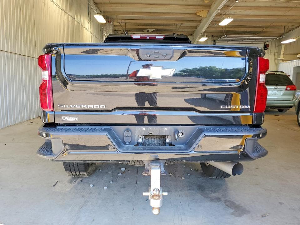 2024 CHEVROLET SILVERADO K2500 CUSTOM 6