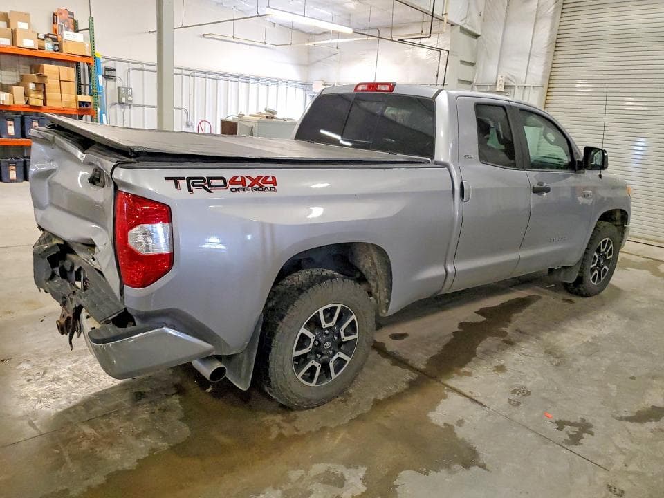 2017 TOYOTA TUNDRA SR5 3