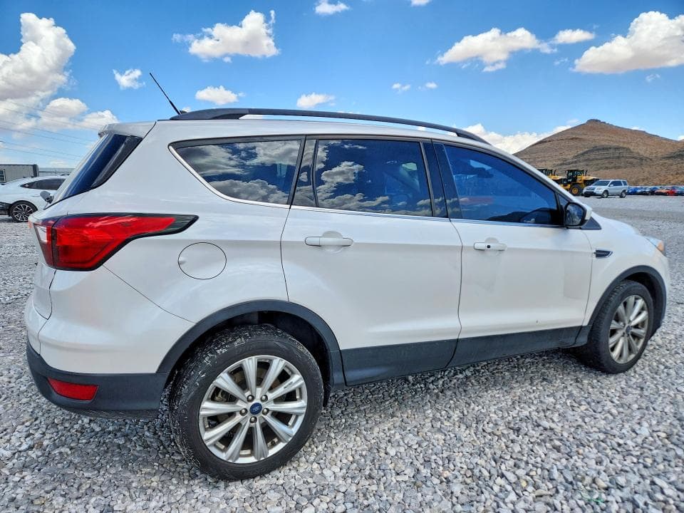 2019 FORD ESCAPE SEL 3