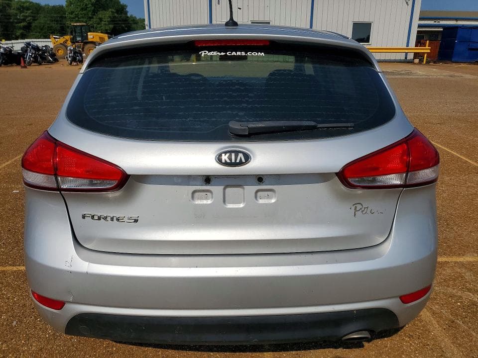 2017 KIA FORTE5 LX 6