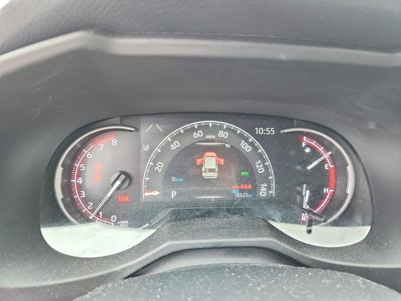 2024 TOYOTA RAV4 XLE 9