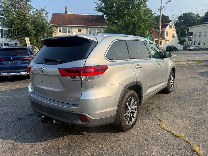 2017 TOYOTA HIGHLANDER XLE 3