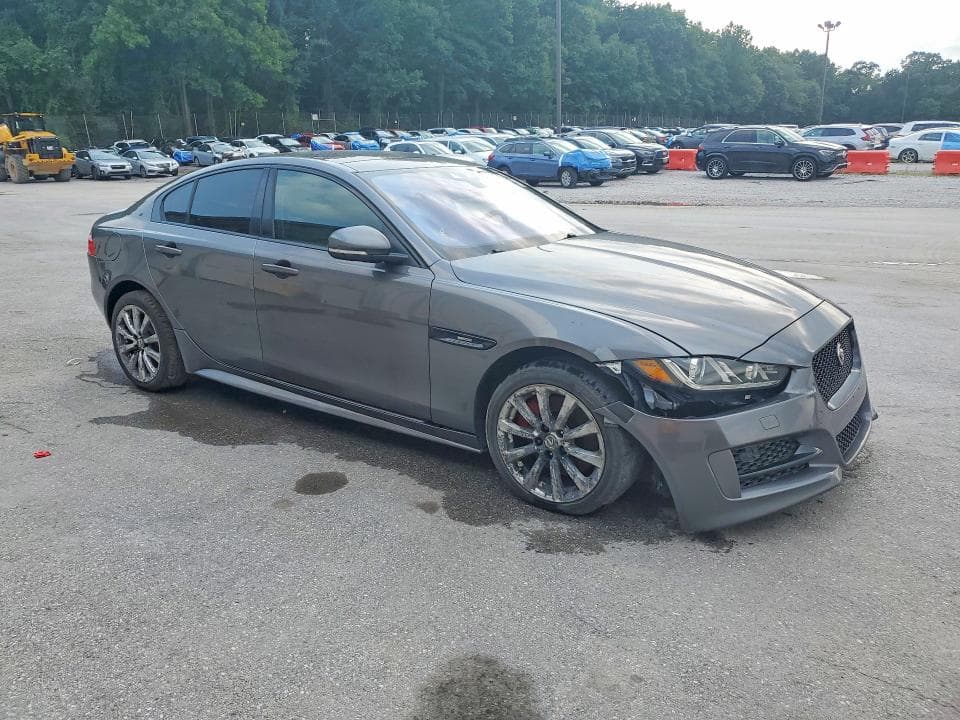 2017 JAGUAR XE R - SPORT 4
