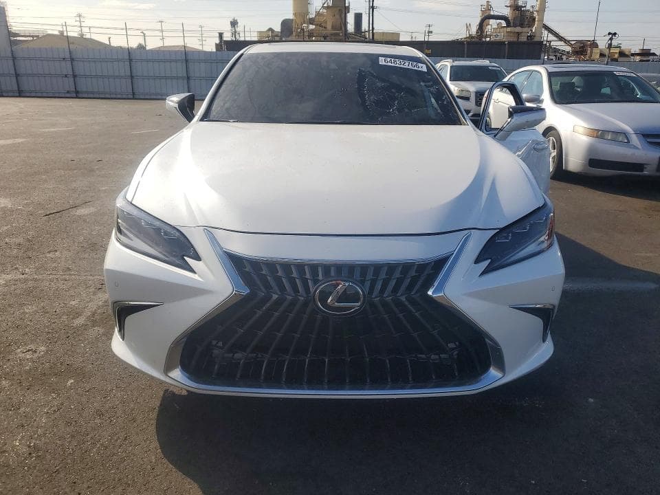 2025 LEXUS ES 300H LUXURY 5