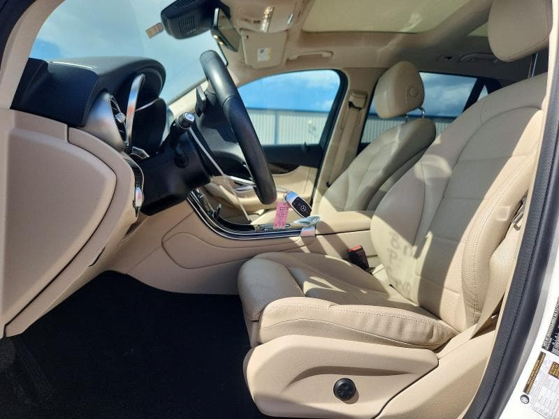 2022 MERCEDES-BENZ GLC 300 7