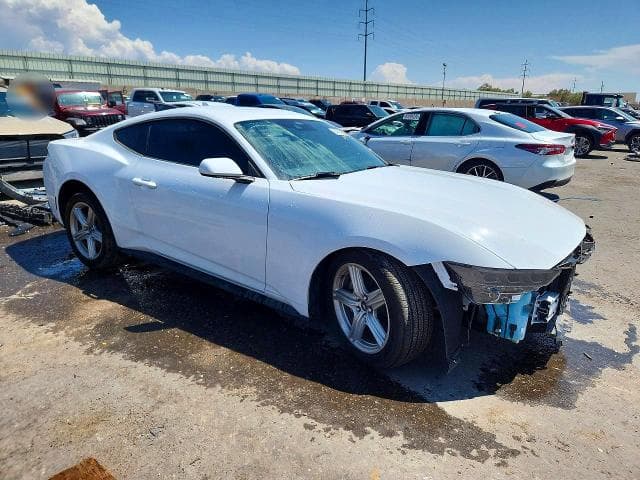 2026 FORD MUSTANG 4