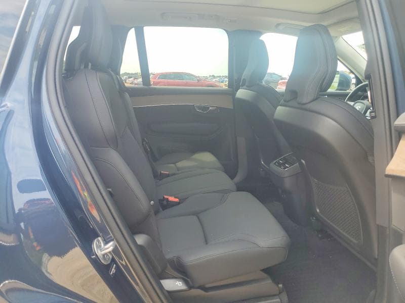2025 VOLVO XC90 CORE 10