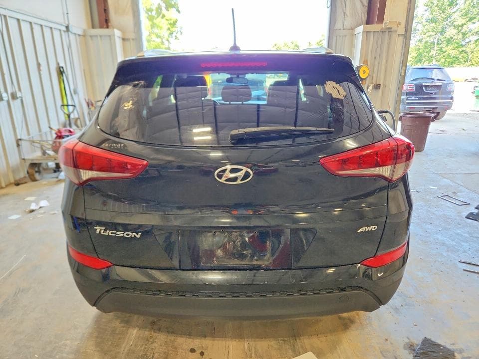 2017 HYUNDAI TUCSON SE 6