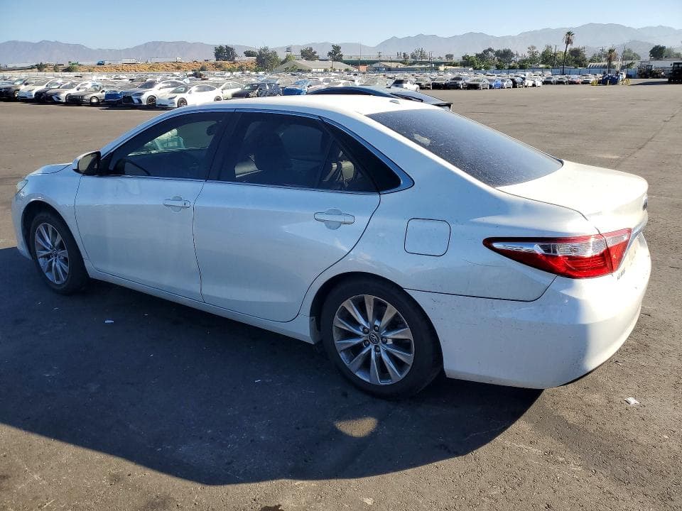 2017 TOYOTA CAMRY XLE 2