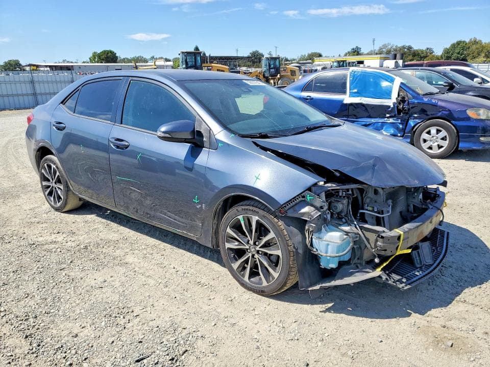 2017 TOYOTA COROLLA SE 4