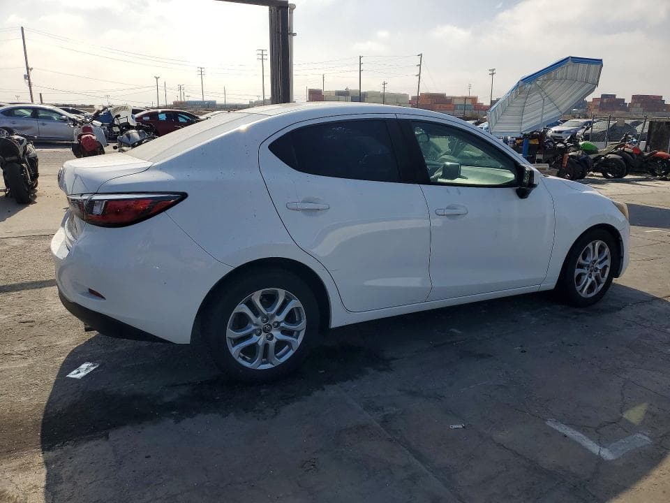 2017 TOYOTA YARIS IA BASE 3