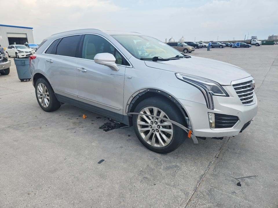 2017 CADILLAC XT5 PLATINUM 4