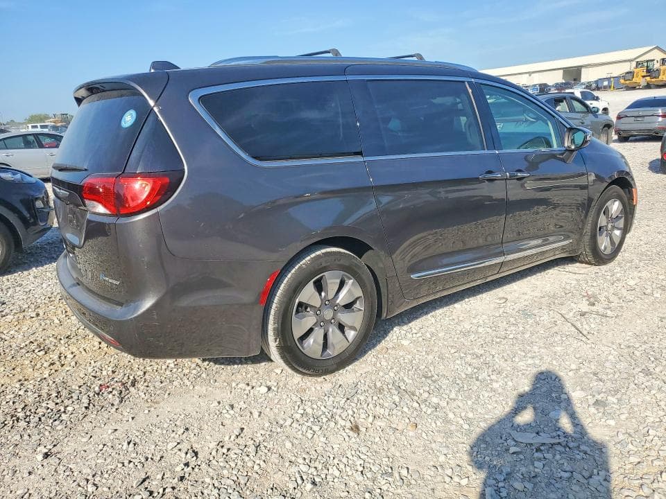 2018 CHRYSLER PACIFICA HYBRID LIMITED 3