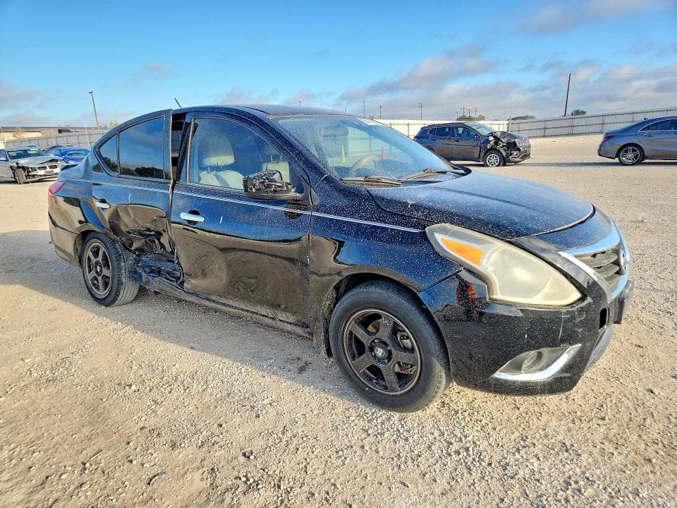 2017 NISSAN VERSA 1.6 S 4