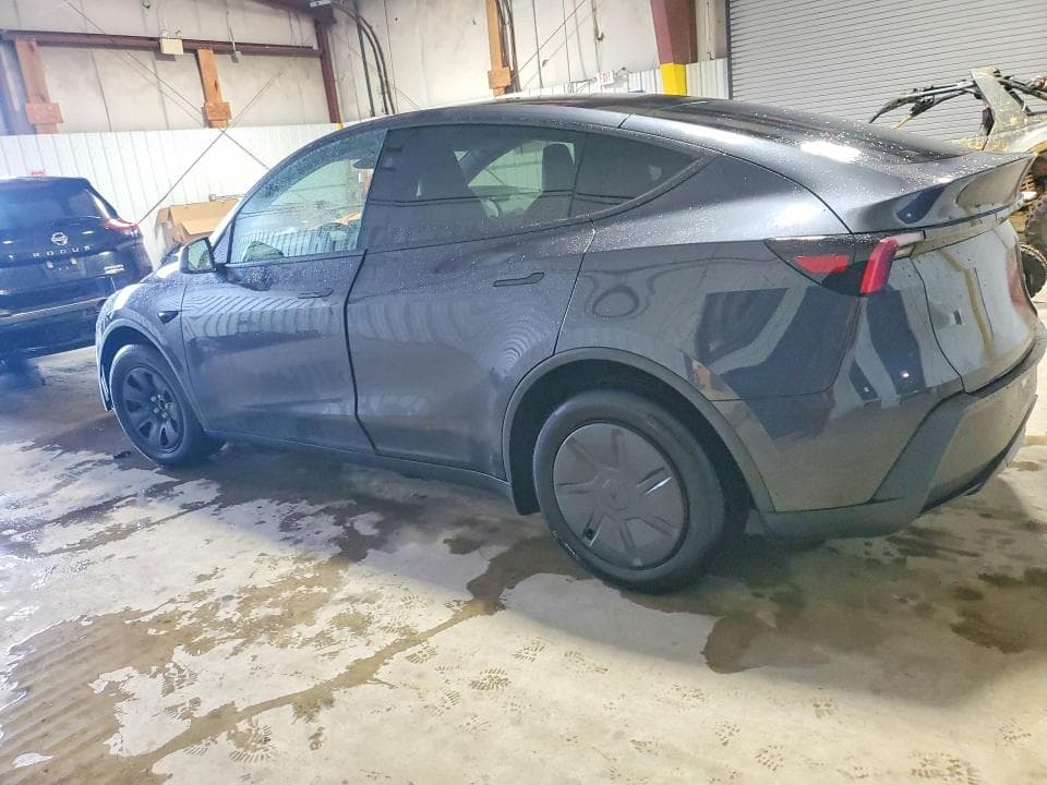 2026 TESLA MODEL Y 2