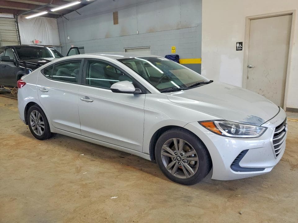 2017 HYUNDAI ELANTRA SE 4