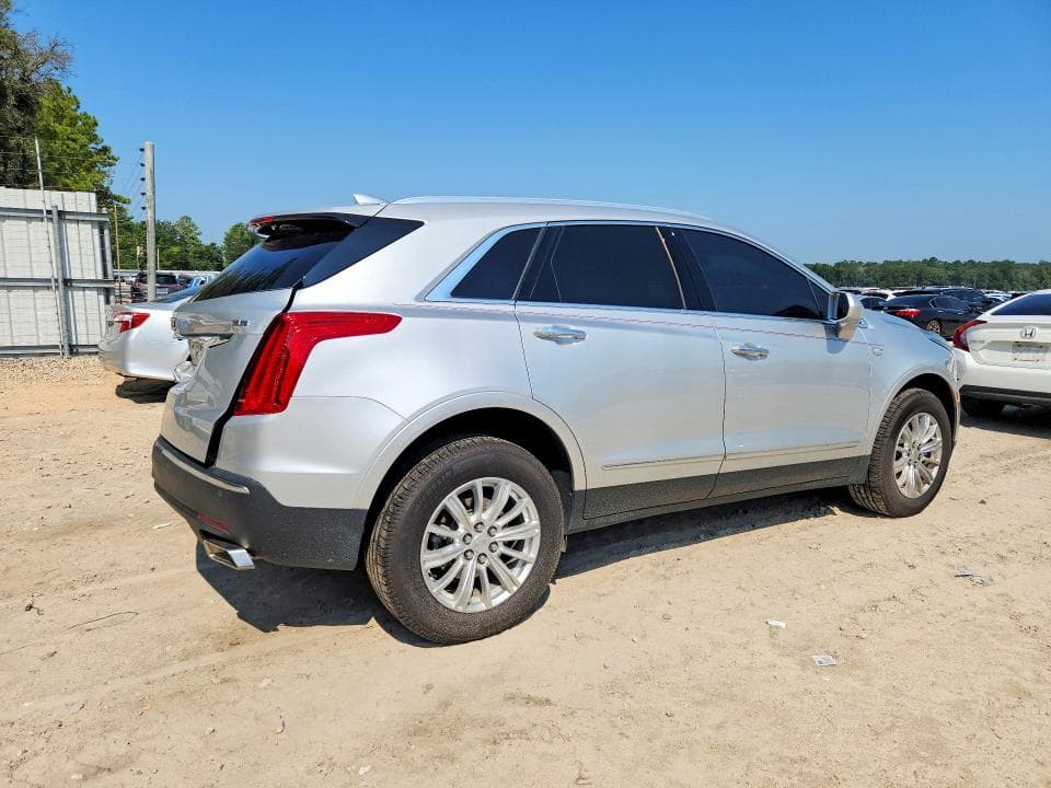 2018 CADILLAC XT5 3