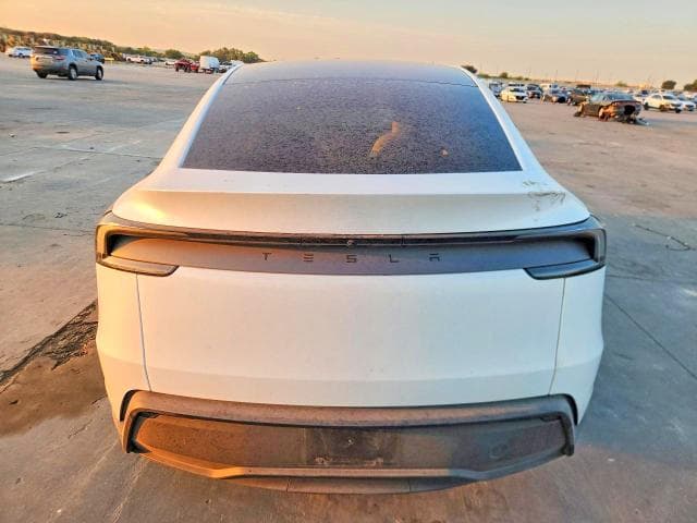 2026 TESLA MODEL  Y 6