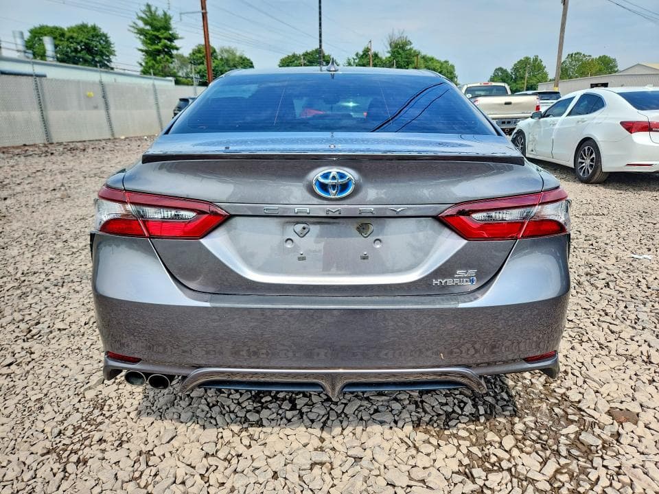 2021 TOYOTA CAMRY SE 6