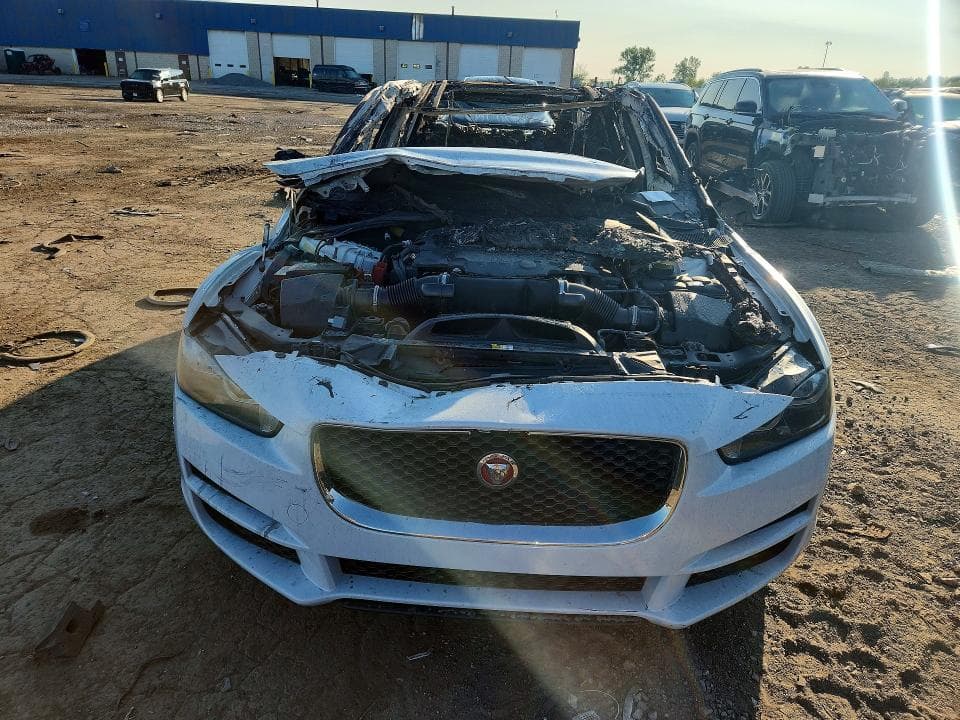 2017 JAGUAR XE PREMIUM 5