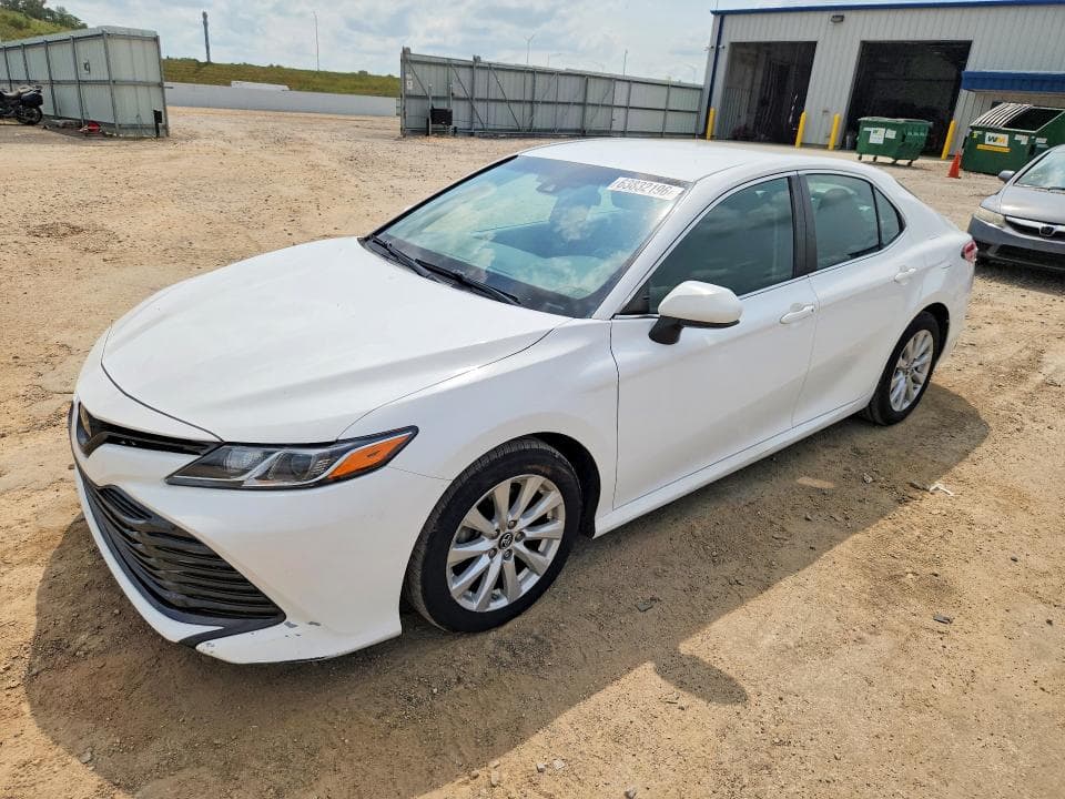 2018 TOYOTA CAMRY LE - 1