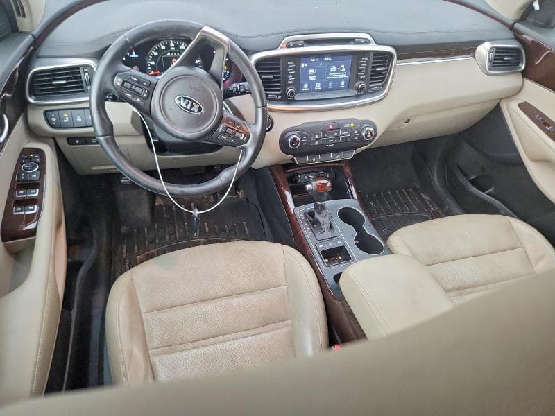 2017 KIA SORENTO EX 8
