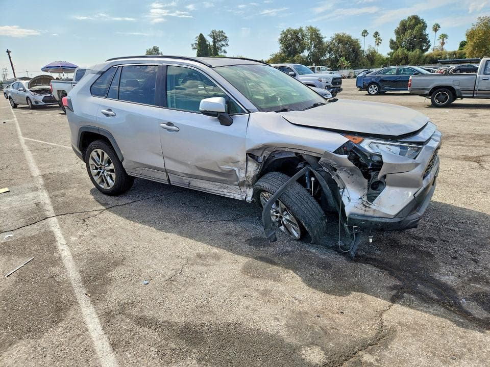2019 TOYOTA RAV4 XLE PREMIUM 4