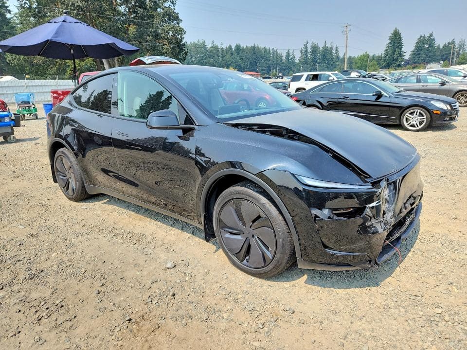 2026 TESLA MODEL Y 4
