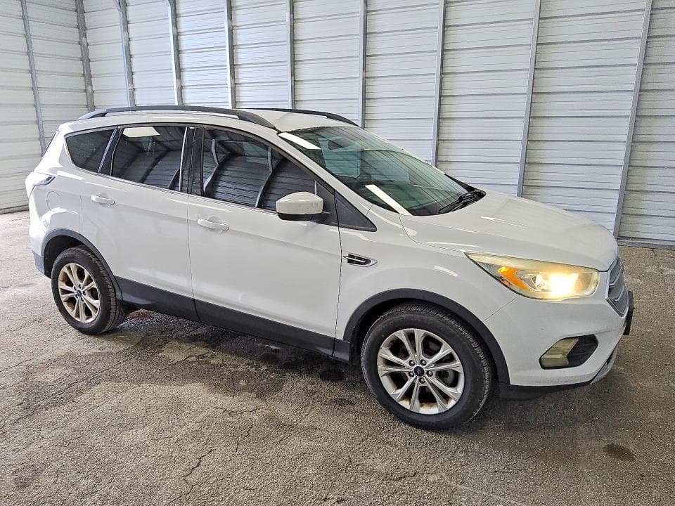 2017 FORD ESCAPE SE 4