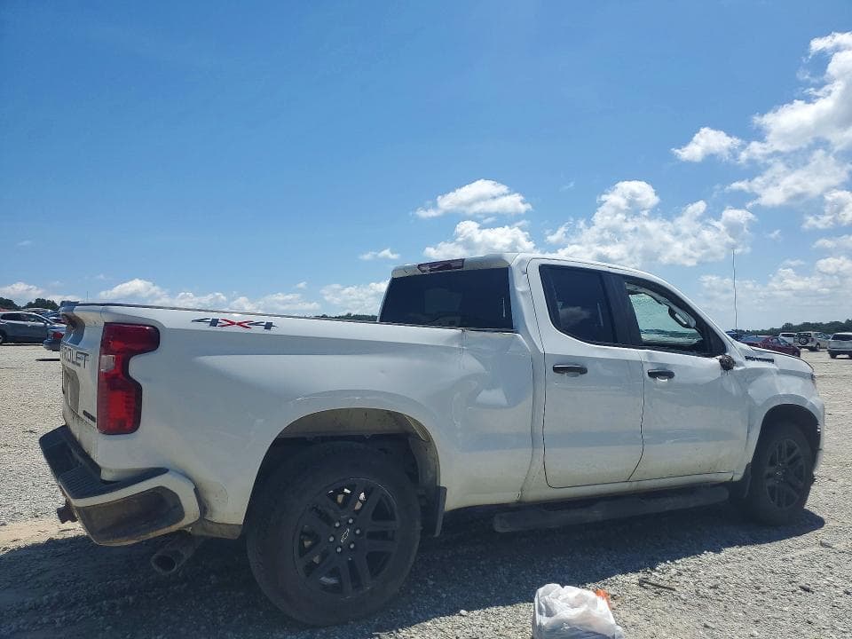 2025 CHEVROLET SILVERADO K1500 CUSTOM 3