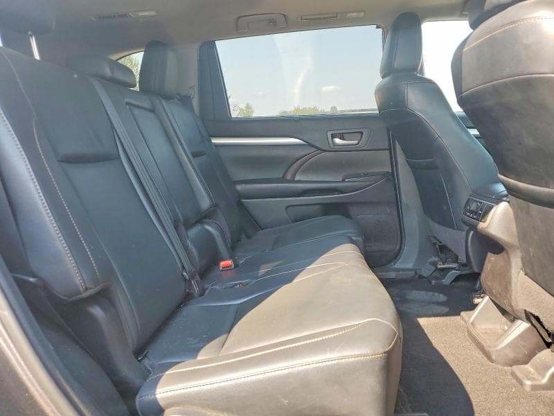 2019 TOYOTA HIGHLANDER XLE 11