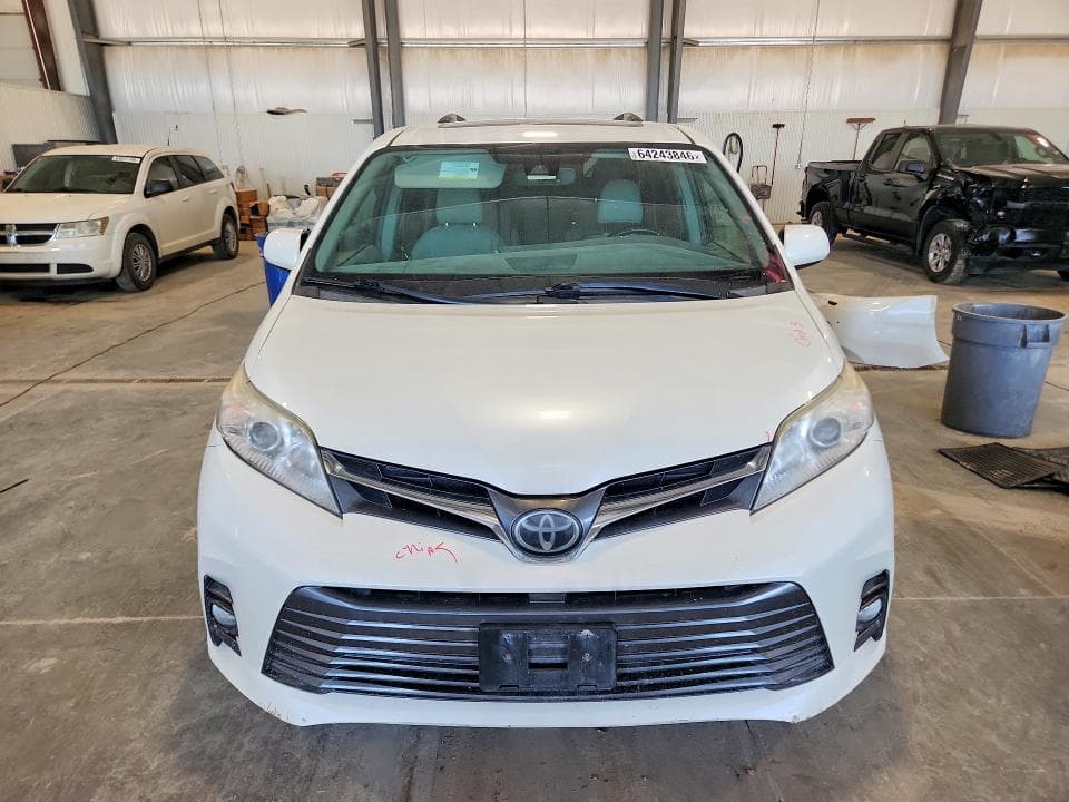 2018 TOYOTA SIENNA XLE PREMIUM 7-PASSENGER 5