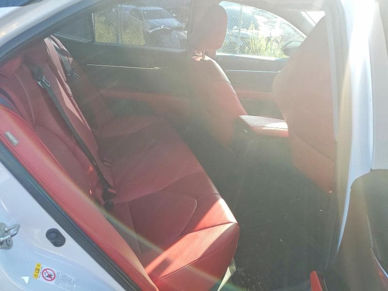 2019 TOYOTA CAMRY XSE 10